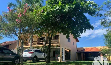 Sobrado à venda com 4 quartos no bairro Corumbá