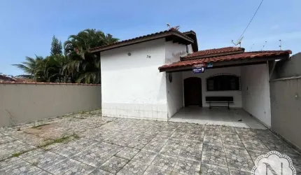 Casa próximo a praia com 4 quartos