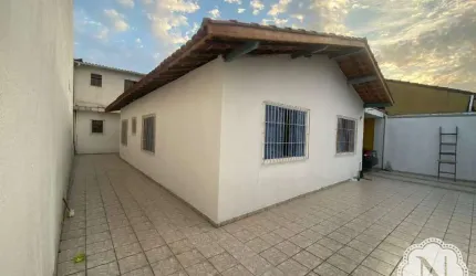 Casa com edícula no coração do Belas Artes