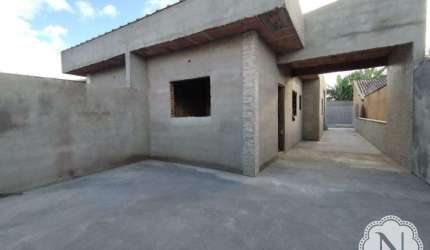 Casa com Piscina e Churrasqueira