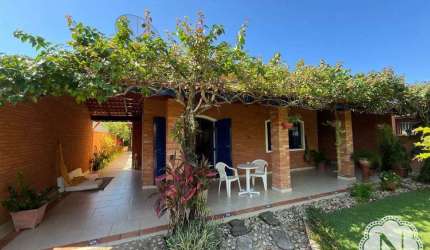Casa térrea a venda com 3 quartos e uma suite de 180 metros no Cibratel.