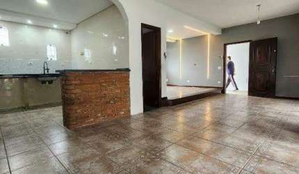 Casa para aluguel com 3 quartos no bairro Mosteiro