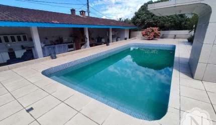 Casa à venda com 4 quartos no bairro Loty