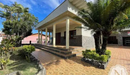 Casa à venda com 5 quartos no bairro Jardim Suarão