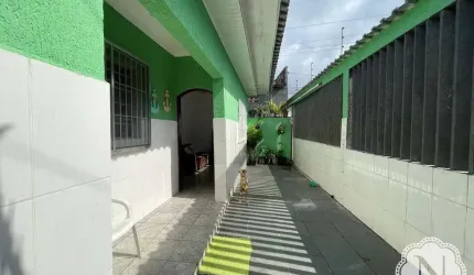 Casa 3 quartos lado praia.