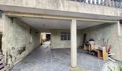 Sobrado à venda com 4 quartos no bairro Suarão