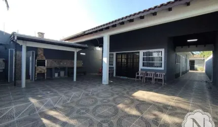 Casa à venda com 4 quartos no bairro Nova Itanhaém (Praia)