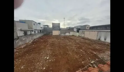 Venha conhecer este excelente terreno para venda com 500 m²,  com uma localização privilegiada  a 200 metros do Terminal e estação do metrô Sapopemba.