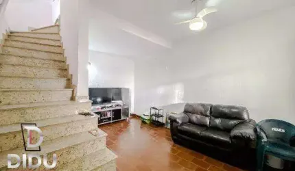 Não perca essa oportunidade de comprar um sobrado espaçoso e desocupado na Vila Regente Feijó!