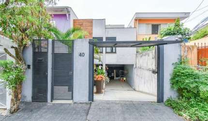 Casa à venda em São Paulo, Aclimação, com 3 quartos, 400m²