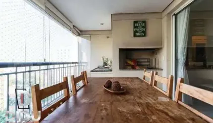 Apartamento à venda na Vila Clementino, com 3 quartos, sendo 2 suítes e 2 vagas, 130m², sacada com churrasqueira a carvão. Andar alto.