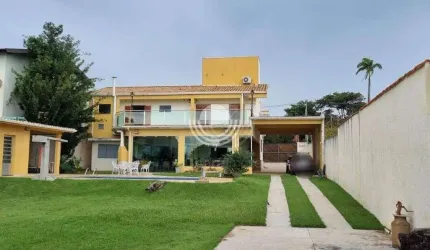 Sobrado à Venda no bairro Chácara Primavera em Campinas. Localizada nas proximidades da Lagoa do Taquaral