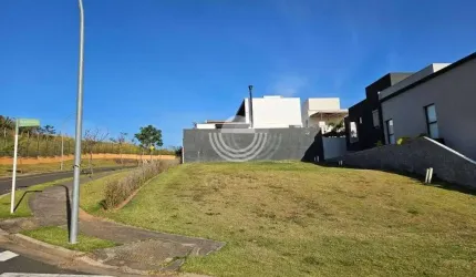 Terreno à Venda muito bem localizado no condomínio Alphaville em Campinas.