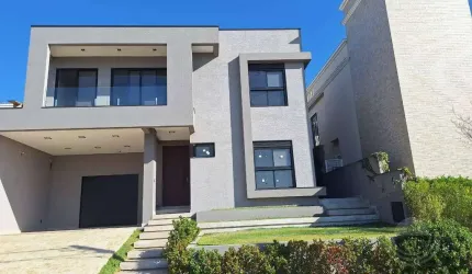 Casa Nova recém construída à Venda no Condomínio Parque dos Alecrins.