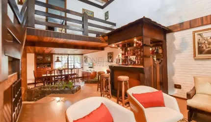 Casa com 5 quartos à venda na Rua Vereador Washington Mansur, Ahú, Curitiba, 480 m2 por R$ 1.970.000