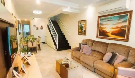 !OPORTUNIDADE! LINDA CASA com 228m² ÚTEIS - 04 DORMITÓRIOS sendo 03 SUÍTES + OFFICE - PISCINA - SOLARIUM - ÁREA GOURMET - 02 VAGAS por R$ 1.299M