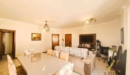 !!!OPORTUNIDADE!!! ÓTIMO APARTAMENTO PADRÃO com 140m³ ÚTEIS - 03 DORM. sendo 01 SUÍTE - DEP. COMPLETA - LAZER NO PRÉDIO - 01 VAGA DEM. por R$ 819 MIL