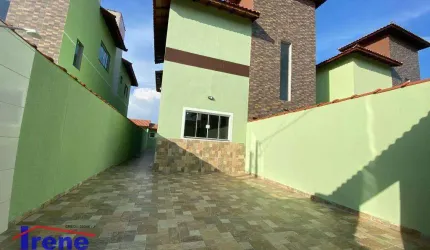 Imóvel moderno e sofisticado de fino acabamento, com Piscina e churrasqueira a uma quadra da Praia.