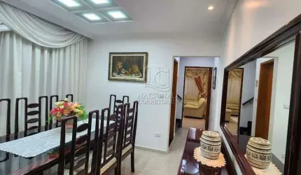 Sobrado a venda no bairro Parque Marajoara em Santo André. Sendo 198 m² de área construída, valor de R$ 675.000,00