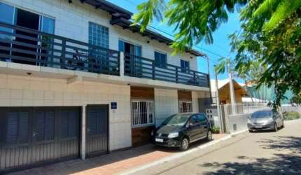 Casa estilo Pousada á venda com 10 quarto(s),  Barra Da Lagoa, Florianópolis - CA1540