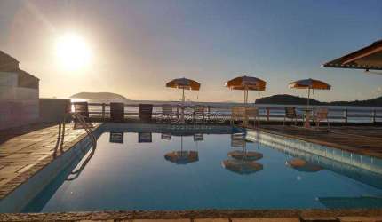 Hotel com 24 dorms, Praia da Maranduba, R$7Mi - Código 589
