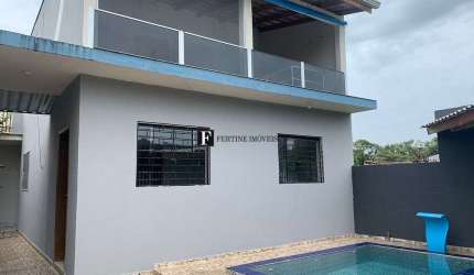 casa no Atami com piscina e placa solar