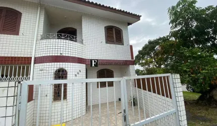 Sobrado de esquina a venda em Matinhos