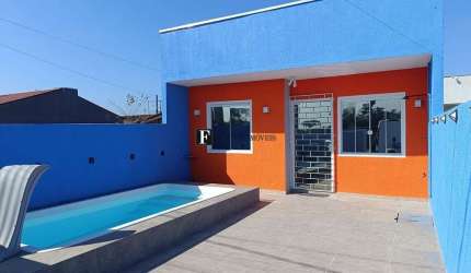 Casa mobiliada e com piscina em Praia de Leste PR