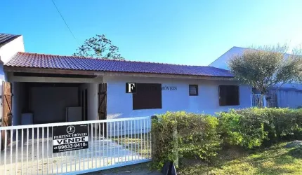Casa próximo do mar com 03 quartos