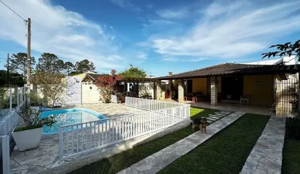 Casa no Atami com 3 suítes e piscina