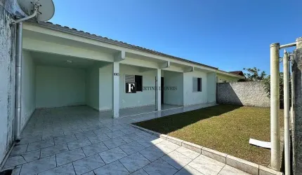 Casa com espaço de terreno para financiamento