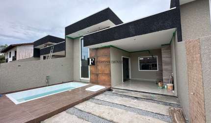 Casa com 3 quartos e piscina perto da praia