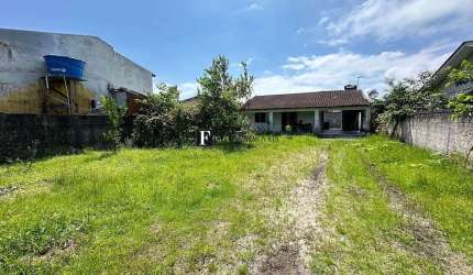 Casa em Pontal do Sul com terreno