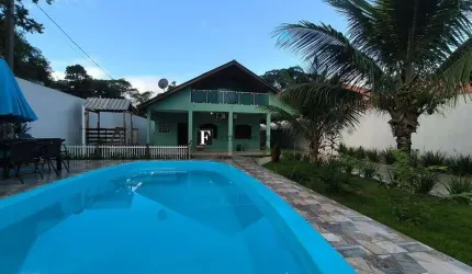 Sobrado com ático e 4 quartos Pontal do Sul