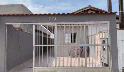 Casa para Venda em Itanhaém, Jequitibá, 2 dormitórios, 1 suíte, 2 banheiros, 2 vagas