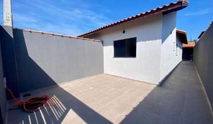 Casa para Venda em Itanhaém, Tupy, 2 dormitórios, 1 suíte, 1 banheiro, 2 vagas