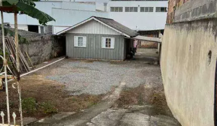 TERRENO XAXIM UMA QUADRA DA DEROSSO  EXCELENTE TERRENO COM 374 M2 ÓTIMO PARA CONSTRUÇÃO DE CASA OU ATÉ 02 SOBRADOS