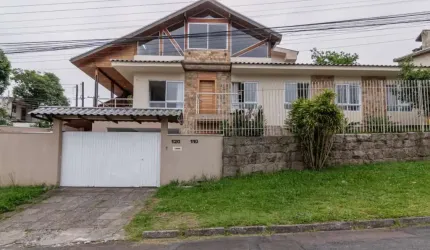 Casa com 3 Quartos, 4 Vagas a Venda, no Bairro Santo Inácio, Parque Barigui, Curitiba REbrokers