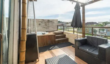 Sobrado com 3 Quartos, 2 Vagas, a Venda no Bairro Alto, em Curitiba REbrokers