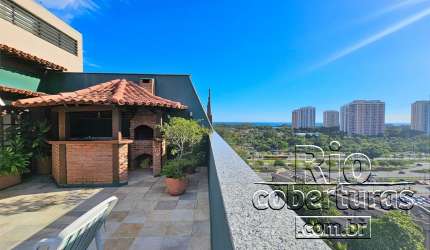 Cobertura à venda na Barra. Vista panorâmica. 5 Quartos
