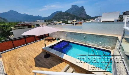 Cobertura à venda no Jardim Oceânico. Reformada. Única. 4 Suítes