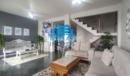 Linda Casa com 190m² em Condomínio Fechado na Freguesia