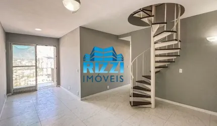 Excelente Cobertura com 03 Quartos na Av. Geremário Dantas