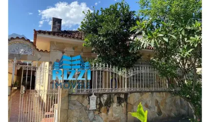 Casa com 5 Quartos para alugar, 308m² - Anil