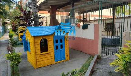 Ótimo apartamento térreo com 02 quartos na Freguesia
