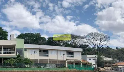 Chácara Alto Padrão à venda e para locação Contendo Linda Casa , Salão , Piscina , Lago , Campo Fut