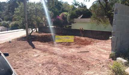 Terreno à venda Plano de Esquina em Otimo Bairro da Colonia aonde acontece a tradicional Festa Ital
