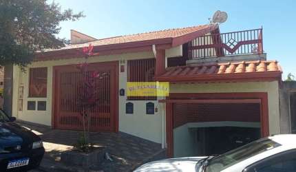 Casa à venda Contendo 2 Casas independentes Com Òtima Localização Bairro Jardim das Samambaias, Jun