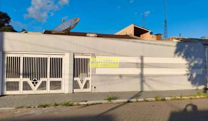 Casa Terrea à venda ou Permuta 3 Dormitorios , 1 Suite, 3 Salas , 4 Vagas, Jardim São Miguel, Jundi