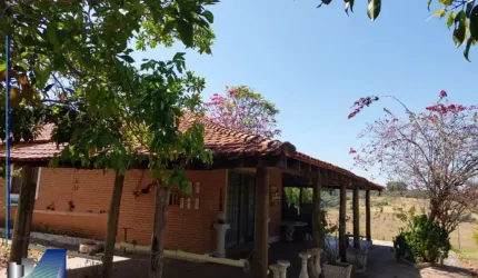 Sitio com 2 casas construidas, 3 alqueires a venda em Cajuru